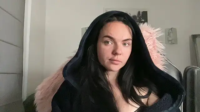 yorkshiregal online show from December 2024 07:28:02 AM