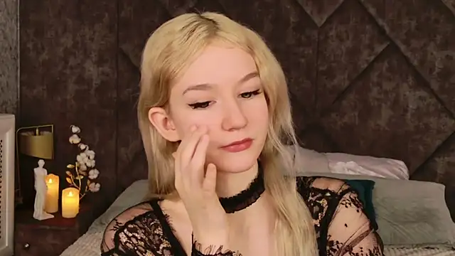 NaomiLoys online show from February 2025 11:54:01 PM