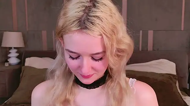 NaomiLoys online show from March 2025 11:53:01 PM