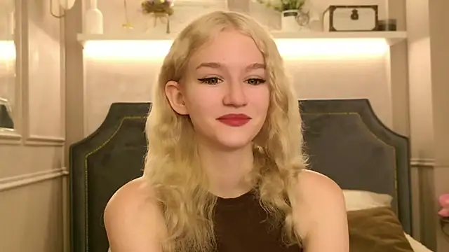 NaomiLoys online show from September 2025 10:50:01 AM