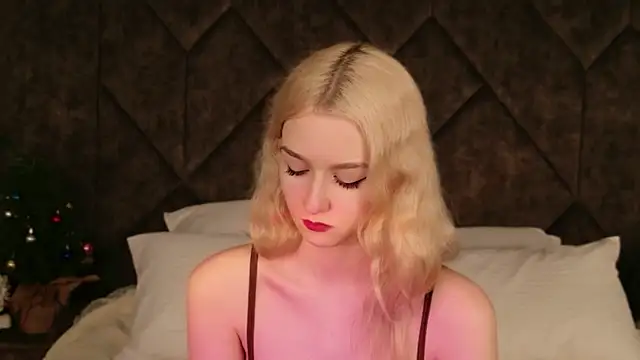 NaomiLoys online show from January 2026 12:54:01 PM