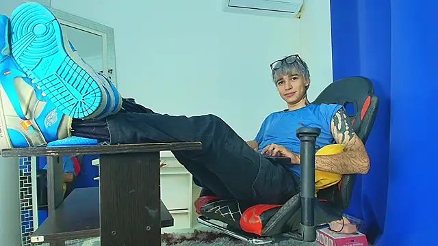 Zacktk7 online show from March 2025 09:09:02 PM