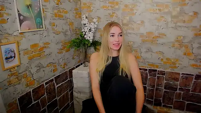 Queen ofLove online show from February 2025 03:14:01 PM