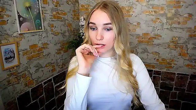 Queen ofLove online show from February 2025 05:10:02 PM