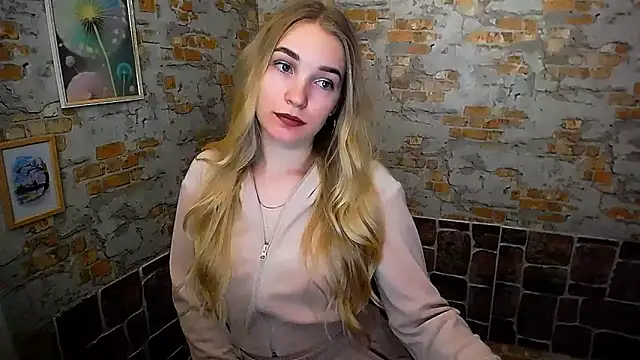 Queen ofLove online show from February 2025 01:50:01 PM