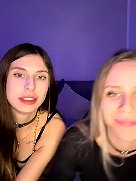 lunawolf21 online show from December 2024 07:23:01 PM