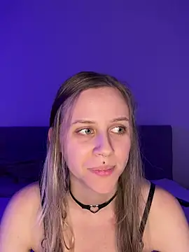 lunawolf21 online show from December 2024 08:36:02 PM