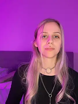 lunawolf21 online show from January 2025 07:28:01 AM