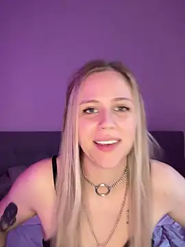 lunawolf21 online show from February 2025 07:11:01 AM