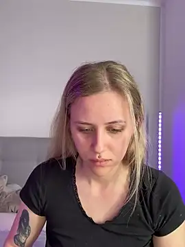 lunawolf21 online show from March 2025 07:21:02 AM