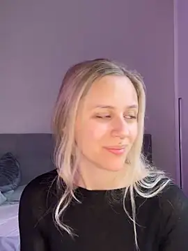 lunawolf21 online show from March 2025 07:35:02 AM