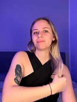 lunawolf21 online show from January 2026 07:33:01 AM