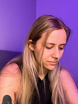 lunawolf21 online show from January 2026 11:23:01 AM