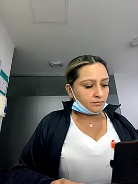 Keittly  online show from October 2025 02:20:01 AM