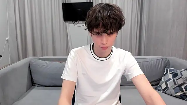 Im Shine Guy online show from December 2024 07:01:01 PM