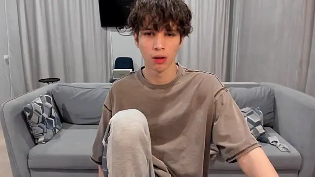 Im Shine Guy online show from December 2024 06:11:01 PM