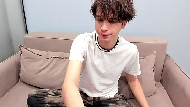 Im Shine Guy online show from December 2025 05:01:01 AM