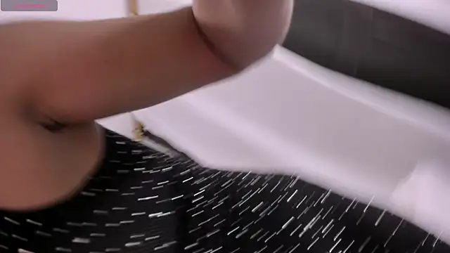 Snapshot of vivianne_scott chatting on February 2025 12:18:02 PM vivianne scott online show from February 2025 12:18:02 PM