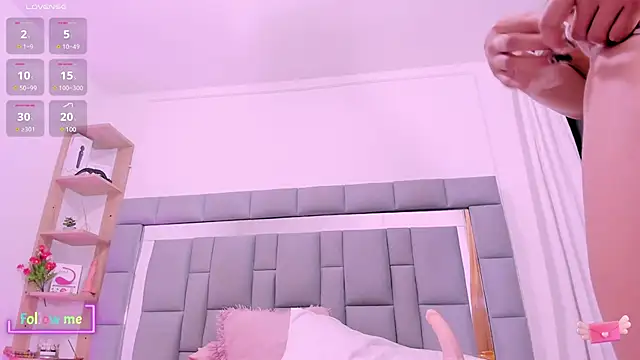 Snapshot of vivianne_scott chatting on March 2025 12:01:02 PM vivianne scott online show from March 2025 12:01:02 PM