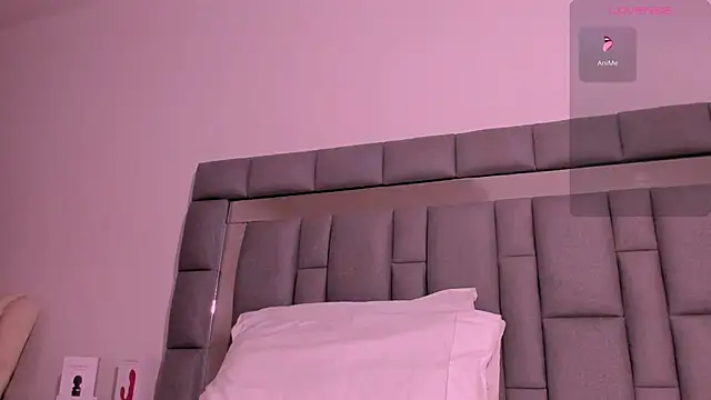 Snapshot of vivianne_scott chatting on September 2025 12:05:02 PM vivianne scott online show from September 2025 12:05:02 PM