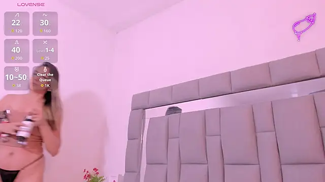 Snapshot of vivianne_scott chatting on September 2025 12:08:02 PM vivianne scott online show from September 2025 12:08:02 PM