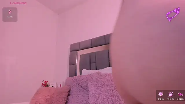 Snapshot of vivianne_scott chatting on September 2025 12:10:02 PM vivianne scott online show from September 2025 12:10:02 PM