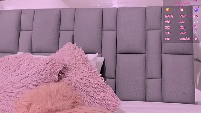 Snapshot of vivianne_scott chatting on October 2025 12:04:02 PM vivianne scott online show from October 2025 12:04:02 PM