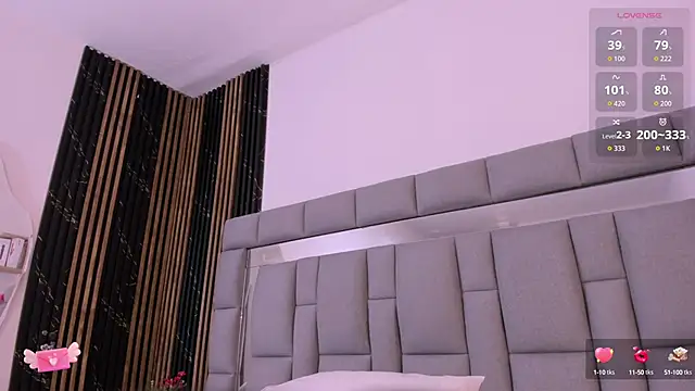 Snapshot of vivianne_scott chatting on October 2025 12:19:01 PM vivianne scott online show from October 2025 12:19:01 PM