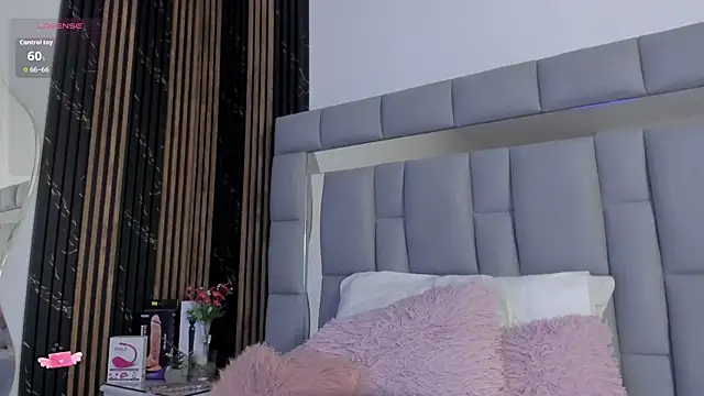 Snapshot of vivianne_scott chatting on November 2025 12:20:01 PM vivianne scott online show from November 2025 12:20:01 PM