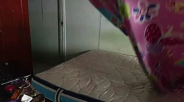 luxandracon23 online show from March 2025 08:41:02 PM