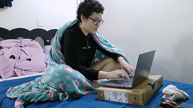 luxandracon23 online show from March 2026 01:17:01 PM