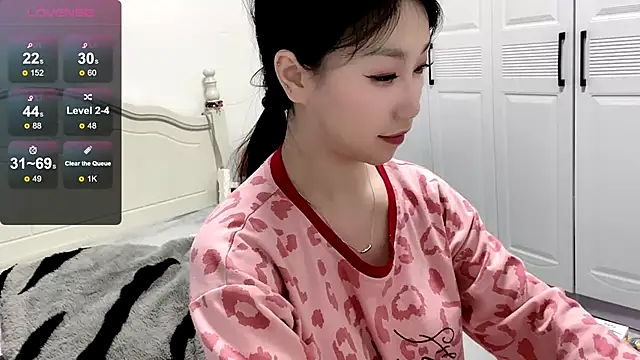 MMiao-66u online show from February 2025 12:03:02 PM