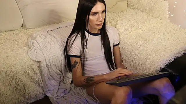 Kim Oberlin  online show from January 2025 05:48:01 PM