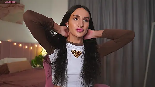 Kim Oberlin  online show from February 2025 10:37:02 AM