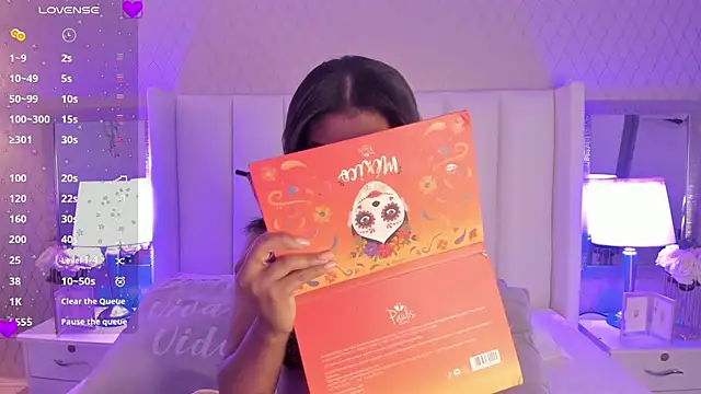 Snapshot of SophiaSmiiths_ chatting on February 2025 08:14:02 PM SophiaSmiiths online show from February 2025 08:14:02 PM