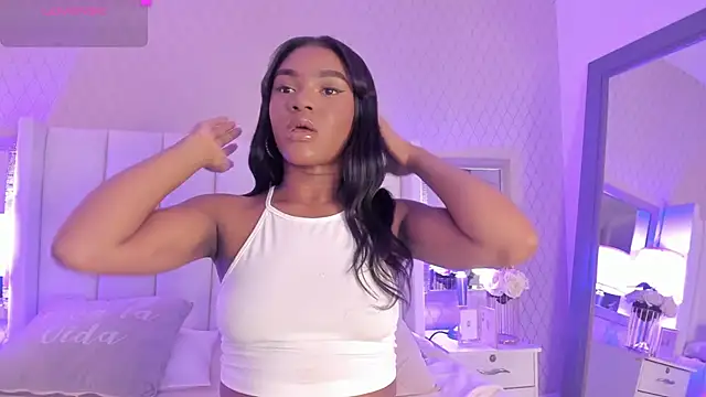 Snapshot of SophiaSmiiths_ chatting on February 2025 02:48:02 AM SophiaSmiiths online show from February 2025 02:48:02 AM