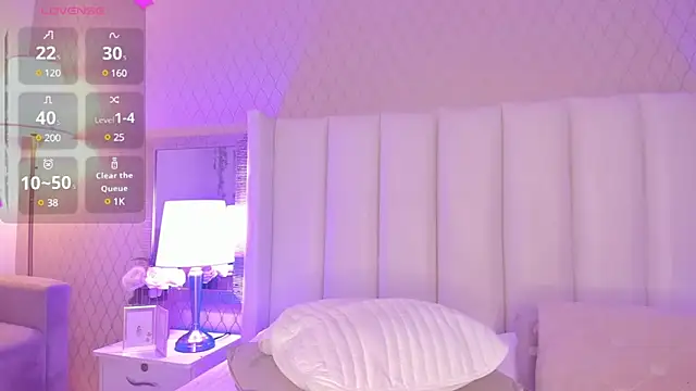 Snapshot of SophiaSmiiths_ chatting on March 2025 11:38:02 PM SophiaSmiiths online show from March 2025 11:38:02 PM