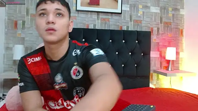 couple lovelyds online show from February 2025 12:34:01 PM