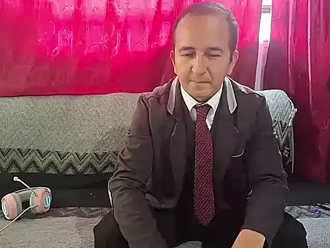 yazforeSolo online show from September 2025 01:49:01 PM