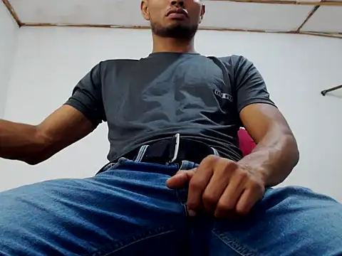 fernandez latinblackk online show from January 2025 01:24:01 AM