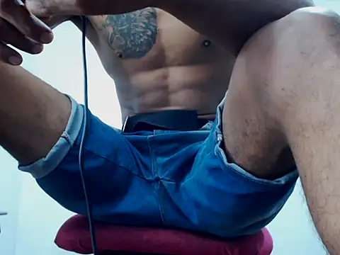 fernandez latinblackk online show from January 2025 05:17:02 PM