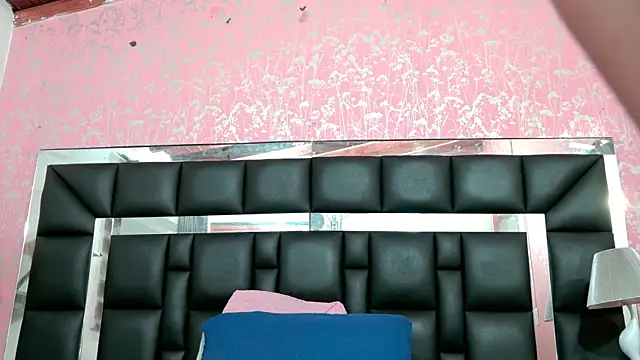 Sofia martiin online show from October 2025 03:09:02 AM