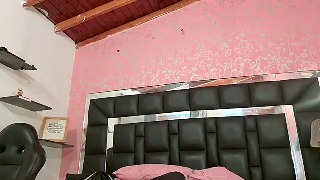 Sofia martiin online show from November 2025 03:08:02 AM