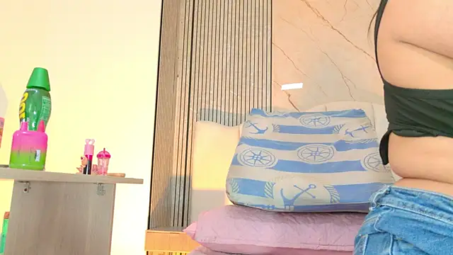 Sofia martiin online show from April 2026 03:18:01 AM