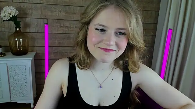 SelinSwarovski online show from March 2025 07:34:02 PM