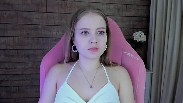 SelinSwarovski online show from September 2025 04:07:01 PM