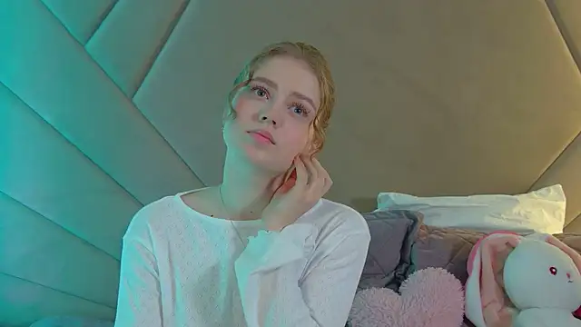 SelinSwarovski online show from March 2026 04:24:02 PM