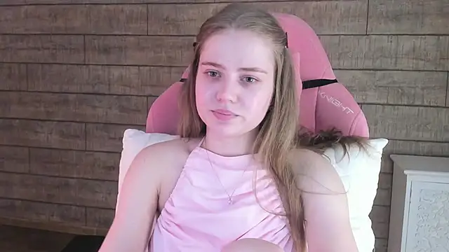 Snapshot of SelinSwarovski chatting on April 2026 08:57:02 PM SelinSwarovski online show from April 2026 08:57:02 PM