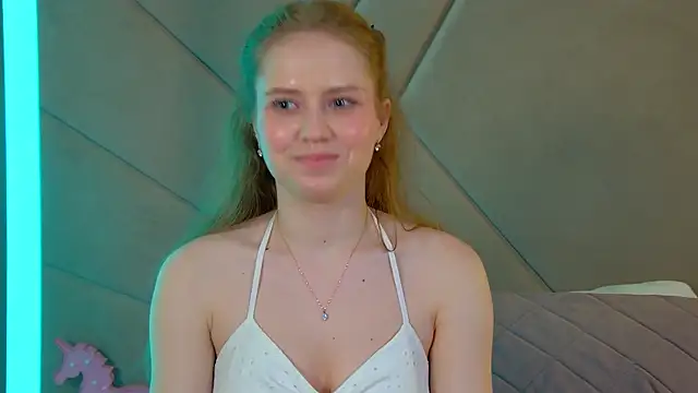 Snapshot of SelinSwarovski chatting on June 2026 03:25:02 PM SelinSwarovski online show from June 2026 03:25:02 PM