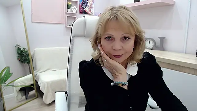 Milla Cutie18 online show from March 2025 09:00:01 AM